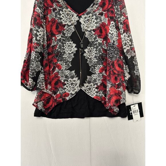 By & By Black Red Split Front/Back Top Lace Floral Print Built-in Tank Small NWT - Picture 3 of 12